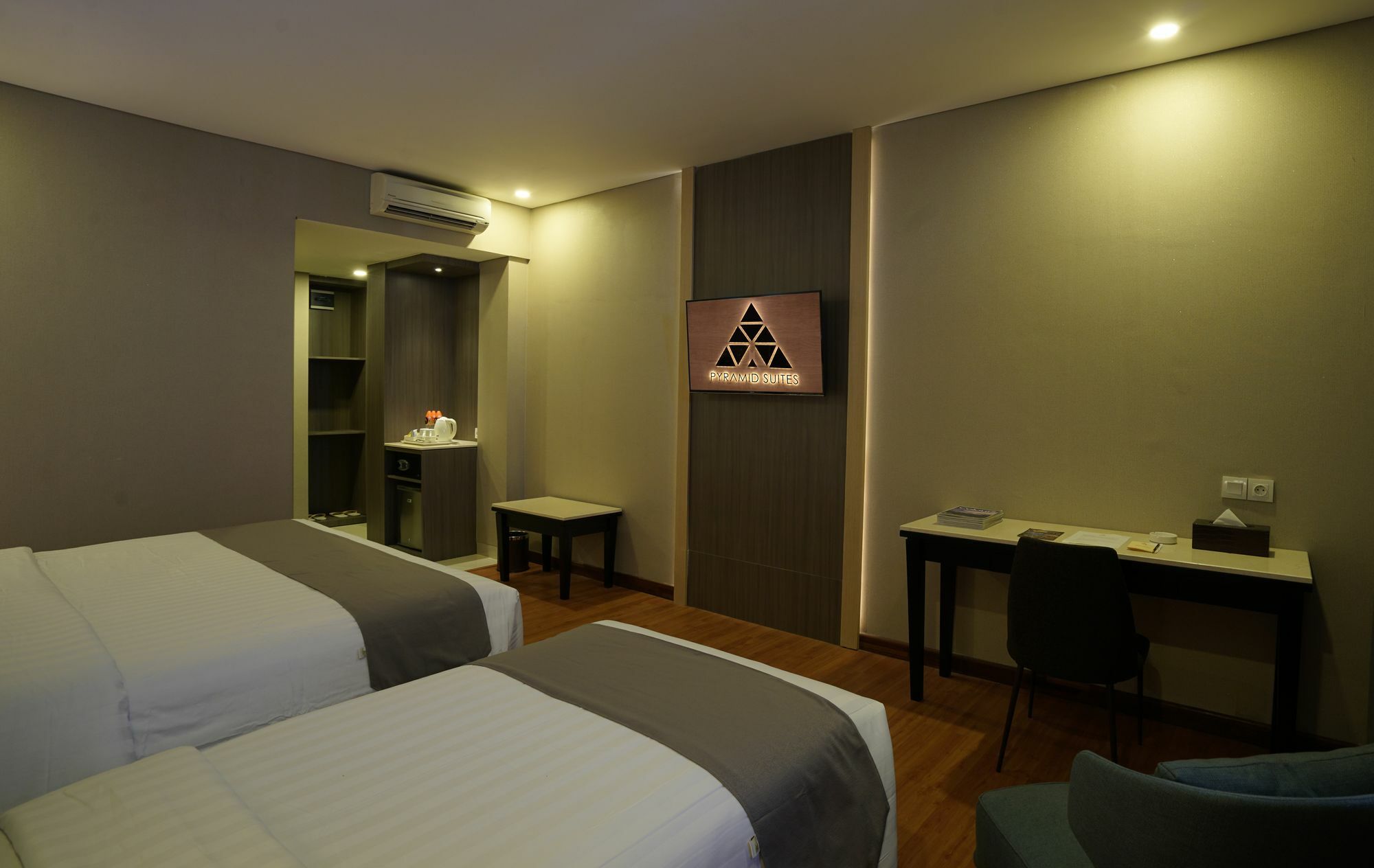 Pyramid Hotel