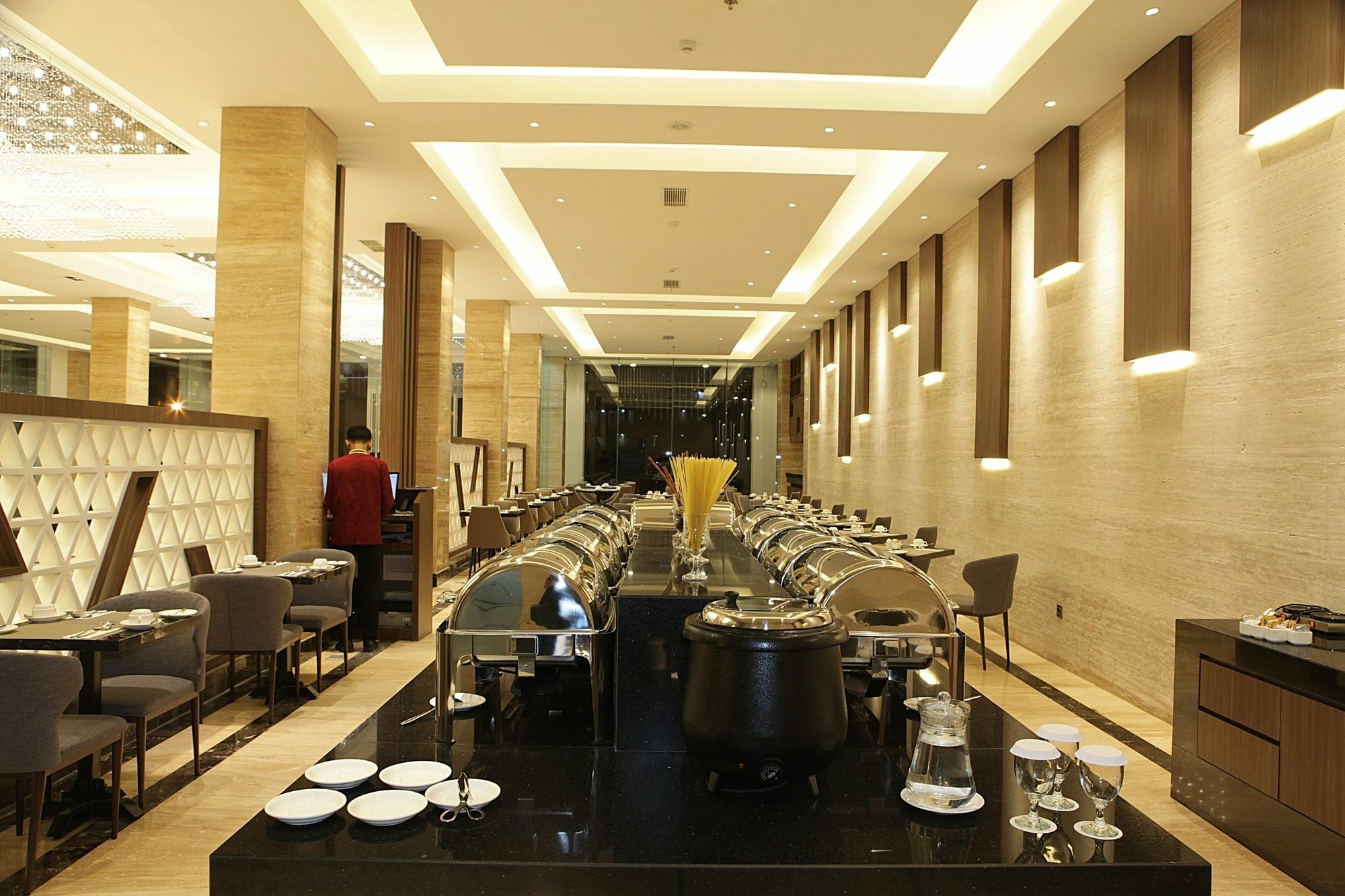 Hotel Pyramid 3*