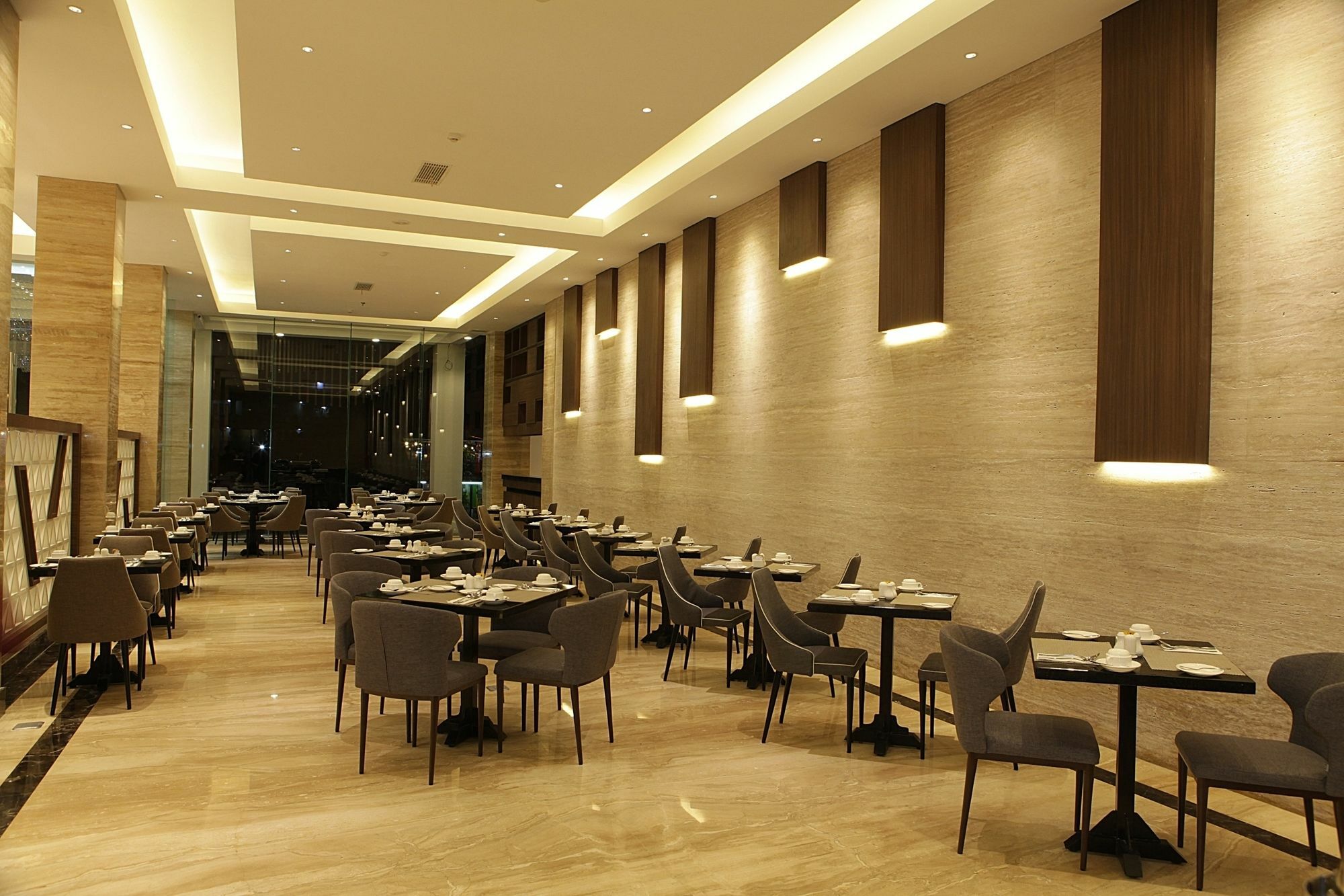 Pyramid Hotel 3*
